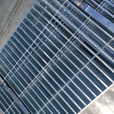 압력은 활성화된 고온 침지를 문지르는 탄소 Q235 강철 금속을 용접했습니다